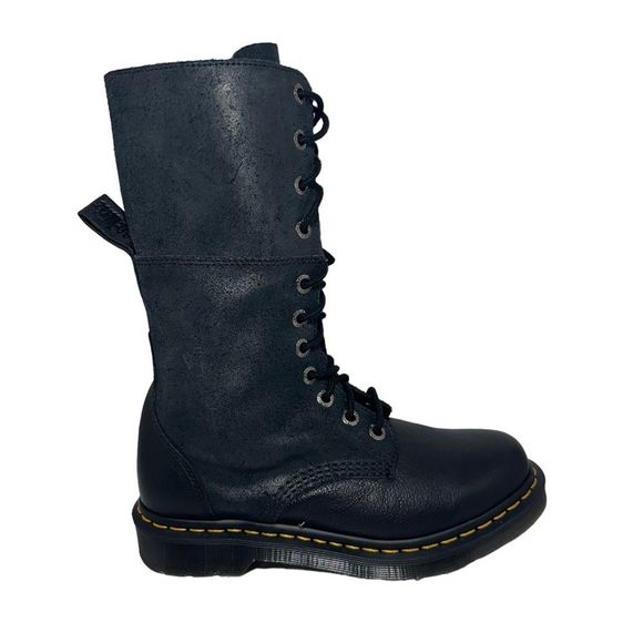 Dr. Martens Shoes - Women’s Dr Martens Hazil lace up boots size 9 Black